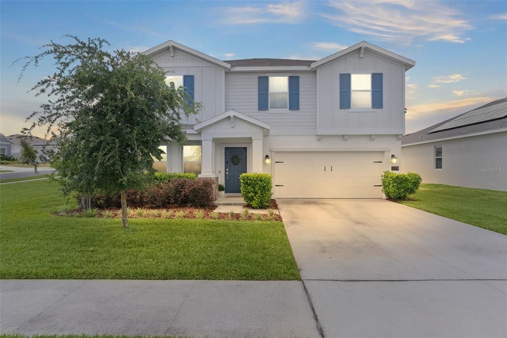 Active With Contract: $469,000 (4 beds, 2 baths, 2584 Square Feet)