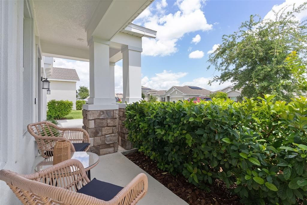 Active With Contract: $469,000 (4 beds, 2 baths, 2584 Square Feet)