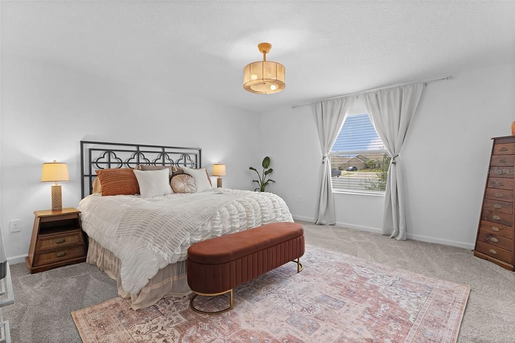 Active With Contract: $469,000 (4 beds, 2 baths, 2584 Square Feet)
