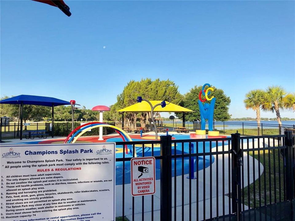 Active With Contract: $469,000 (4 beds, 2 baths, 2584 Square Feet)