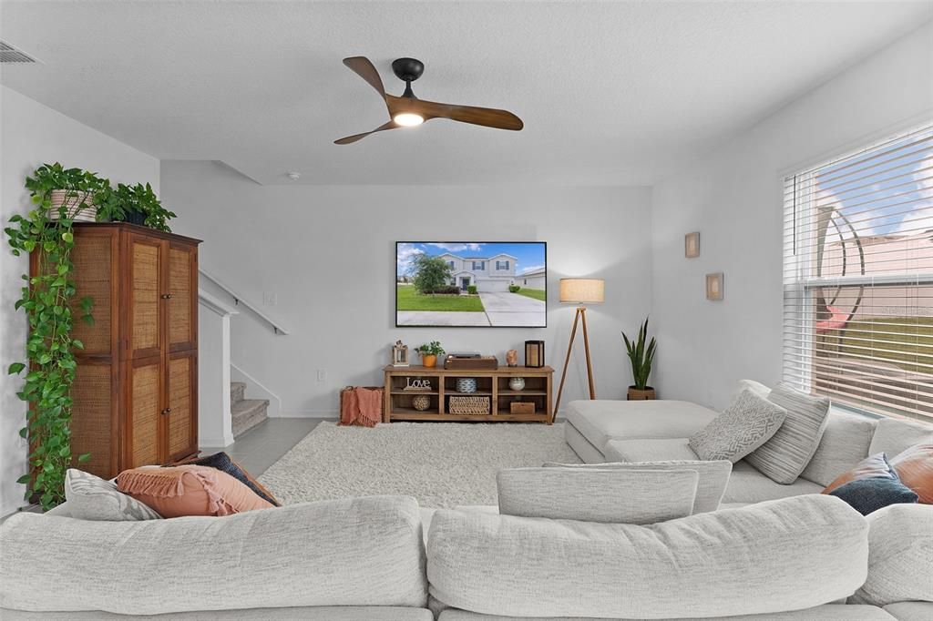 Active With Contract: $469,000 (4 beds, 2 baths, 2584 Square Feet)