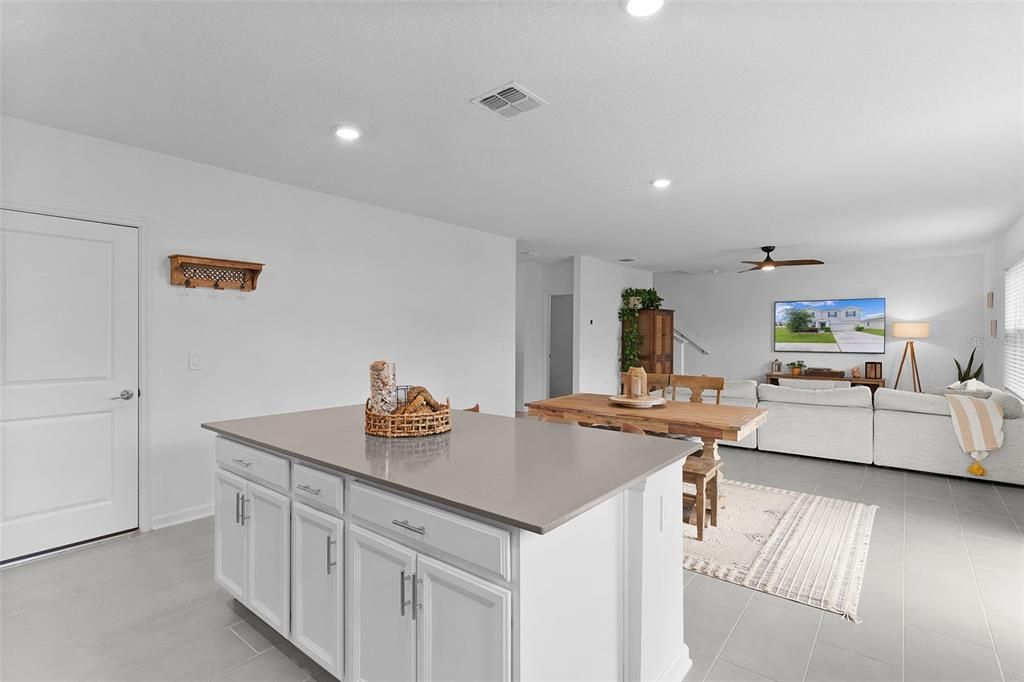 Active With Contract: $469,000 (4 beds, 2 baths, 2584 Square Feet)