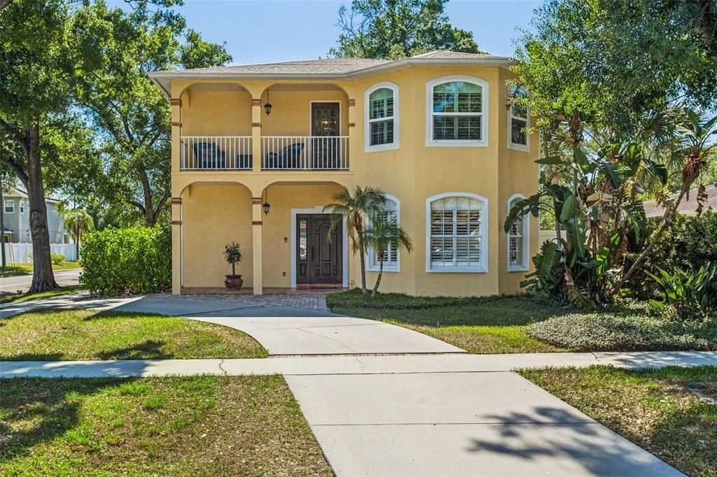 Active With Contract: $875,000 (4 beds, 2 baths, 2512 Square Feet)