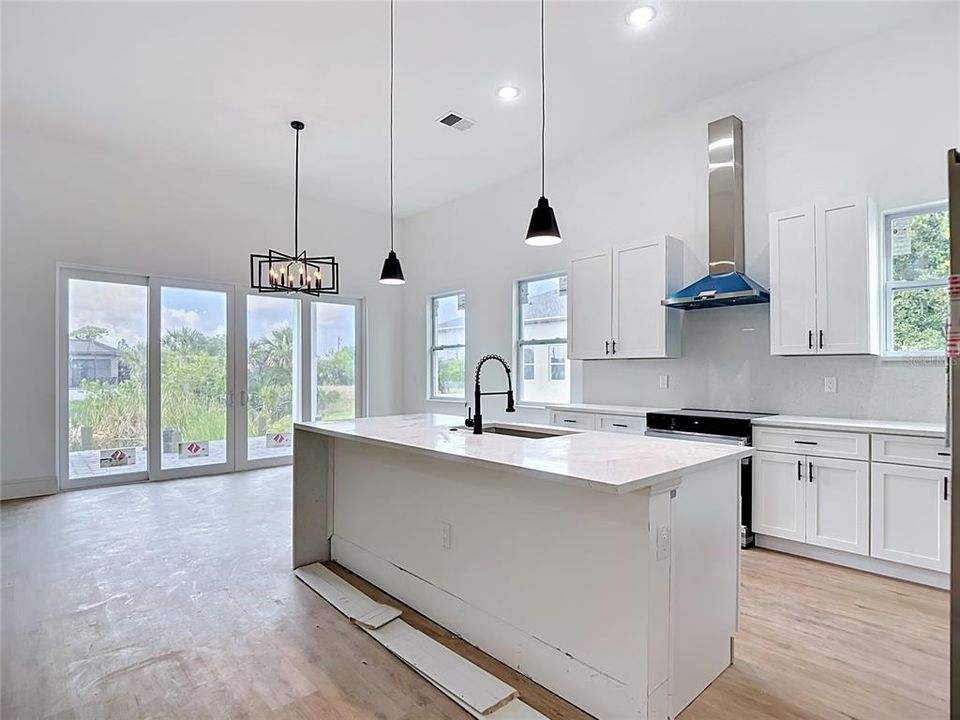 For Sale: $950,000 (4 beds, 3 baths, 2346 Square Feet)