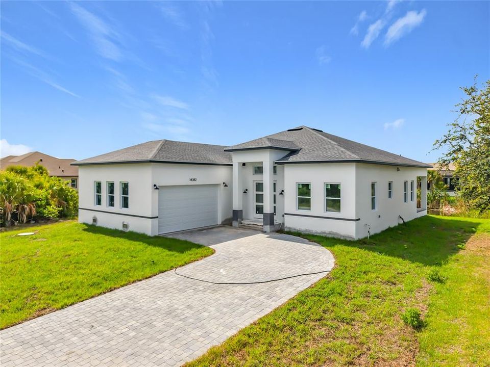 For Sale: $950,000 (4 beds, 3 baths, 2346 Square Feet)