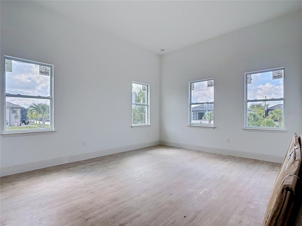 For Sale: $950,000 (4 beds, 3 baths, 2346 Square Feet)