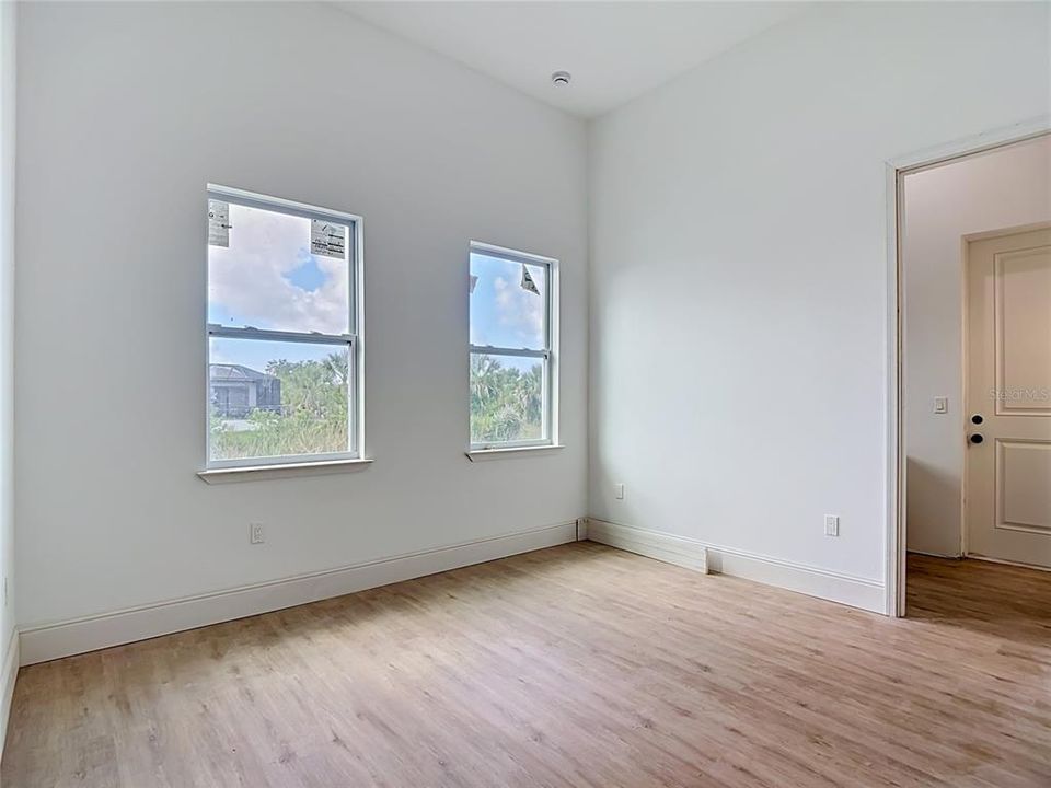 For Sale: $950,000 (4 beds, 3 baths, 2346 Square Feet)