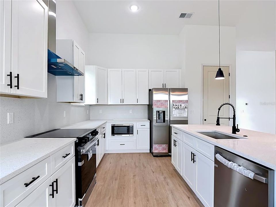 For Sale: $950,000 (4 beds, 3 baths, 2346 Square Feet)