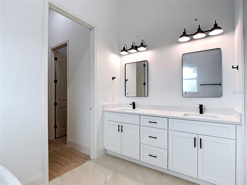 For Sale: $950,000 (4 beds, 3 baths, 2346 Square Feet)