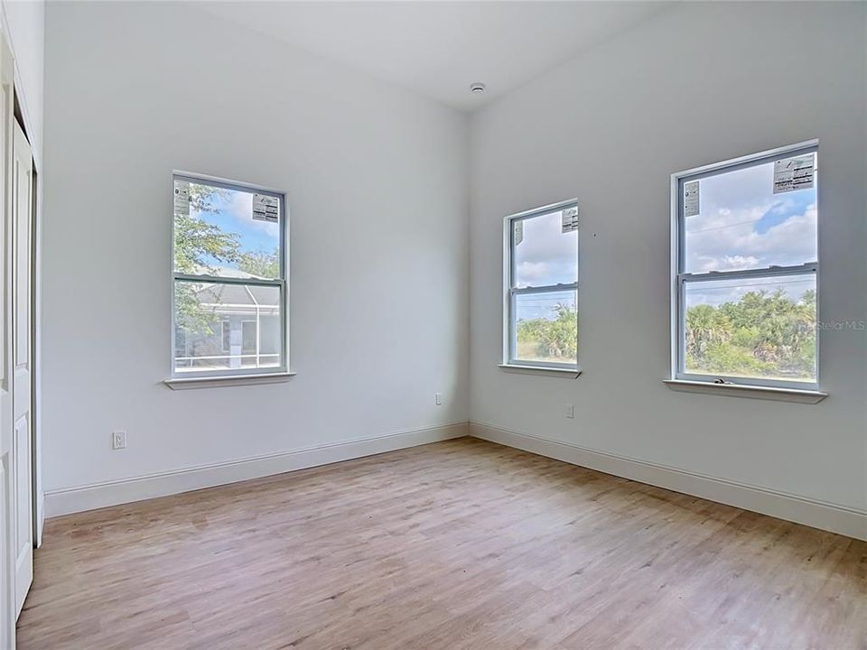 For Sale: $950,000 (4 beds, 3 baths, 2346 Square Feet)