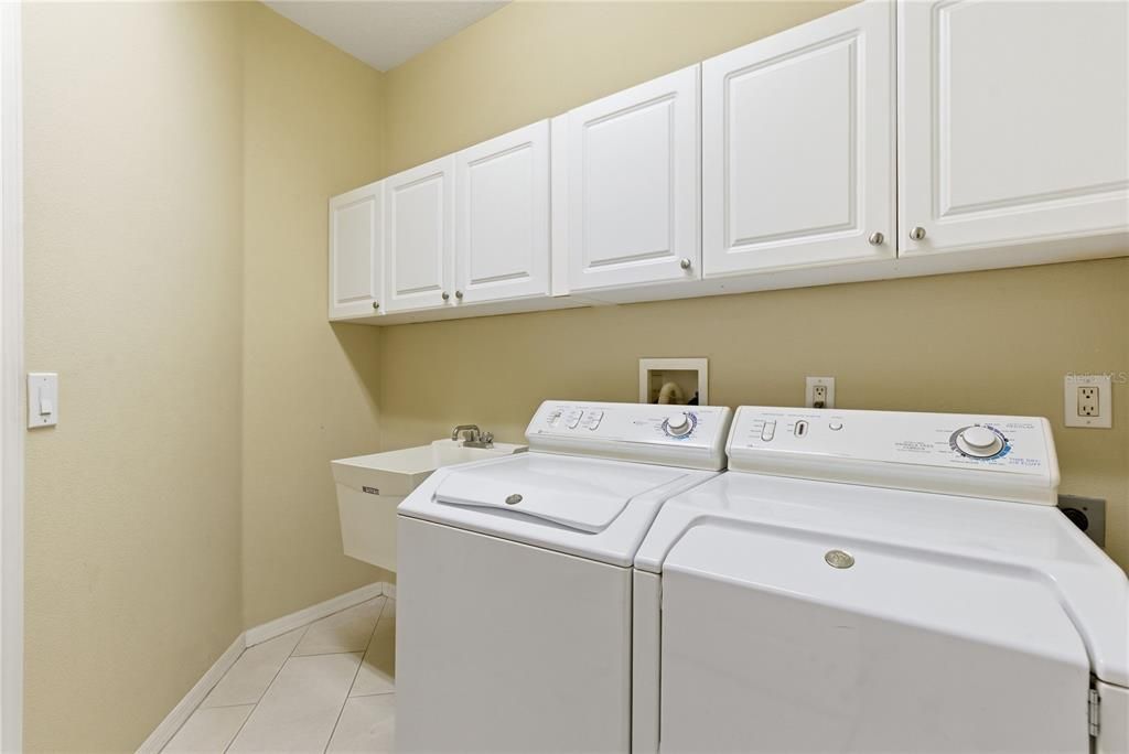 Active With Contract: $309,900 (3 beds, 2 baths, 2054 Square Feet)