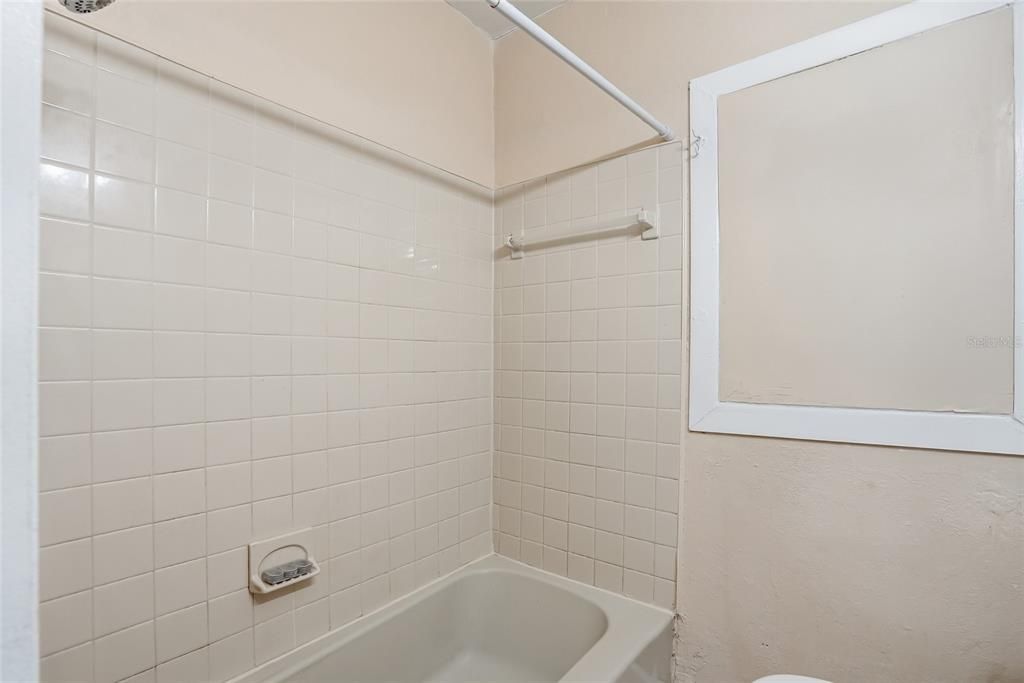 На продажу: $299,900 (4 спален, 2 ванн, 1531 Квадратных фут)