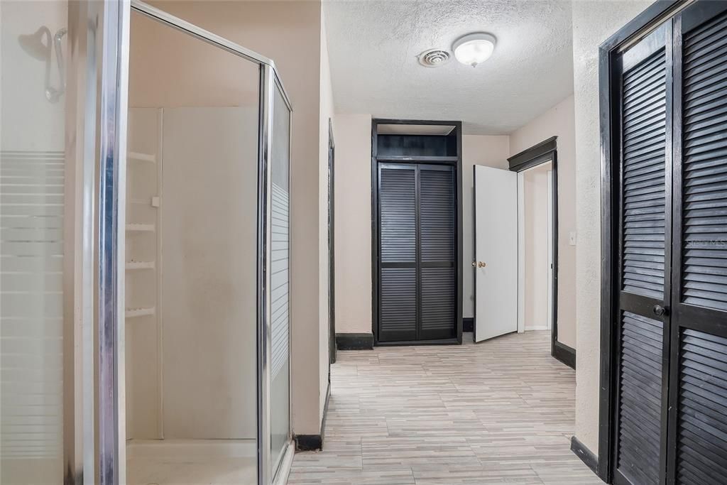 На продажу: $299,900 (4 спален, 2 ванн, 1531 Квадратных фут)