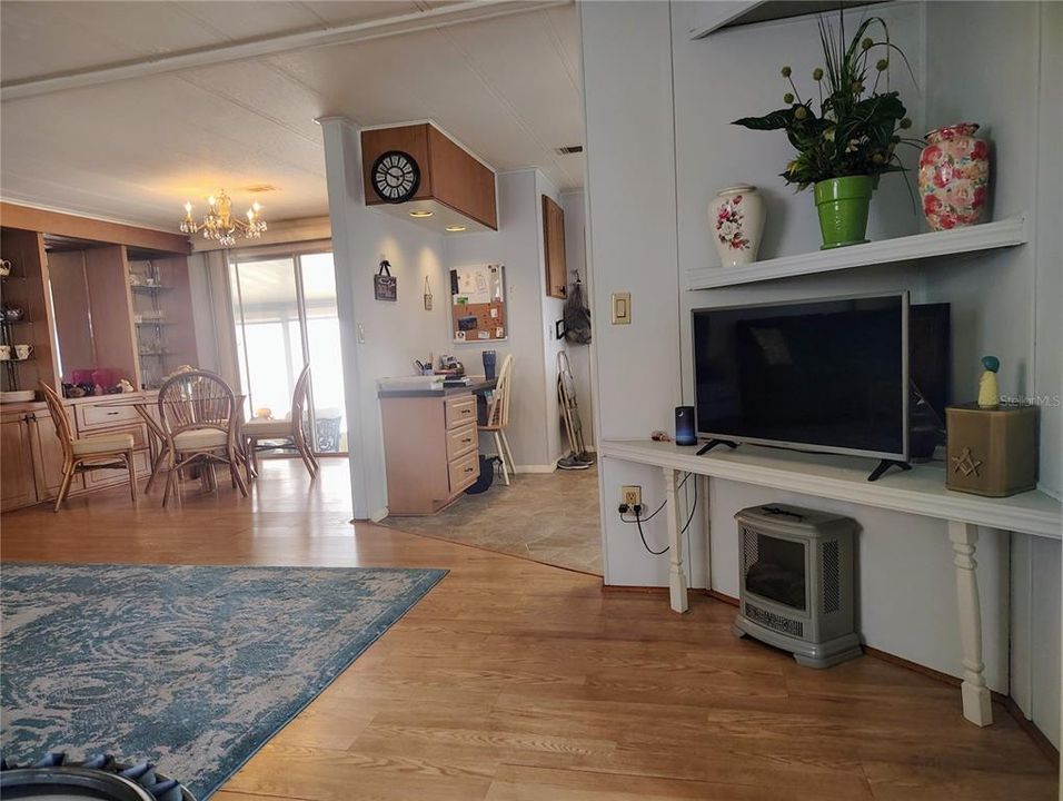 Под контрактом: $139,500 (2 спален, 2 ванн, 1112 Квадратных фут)