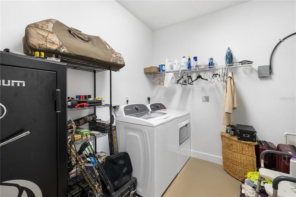 For Sale: $525,000 (3 beds, 2 baths, 2190 Square Feet)