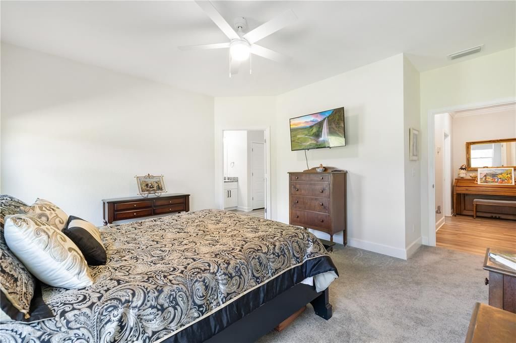 For Sale: $525,000 (3 beds, 2 baths, 2190 Square Feet)