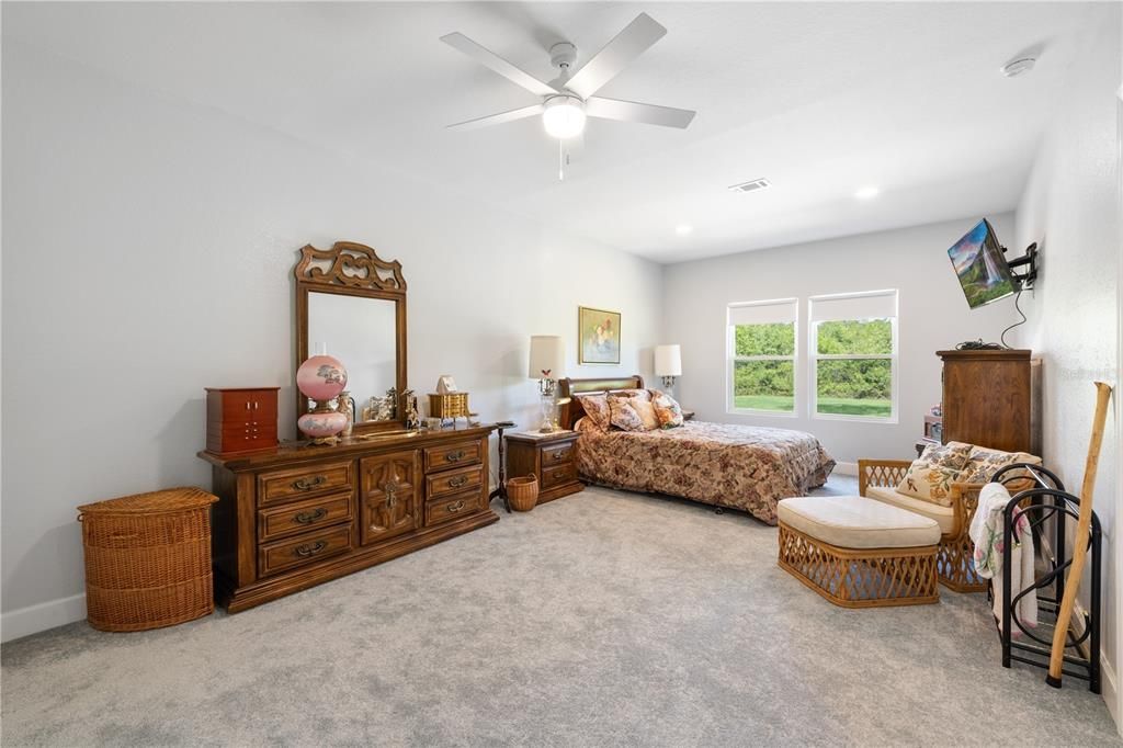 For Sale: $525,000 (3 beds, 2 baths, 2190 Square Feet)