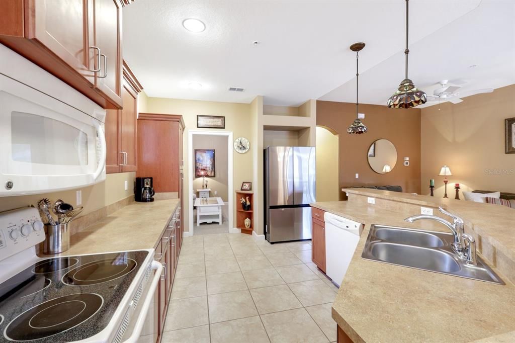 For Sale: $425,000 (3 beds, 2 baths, 1612 Square Feet)
