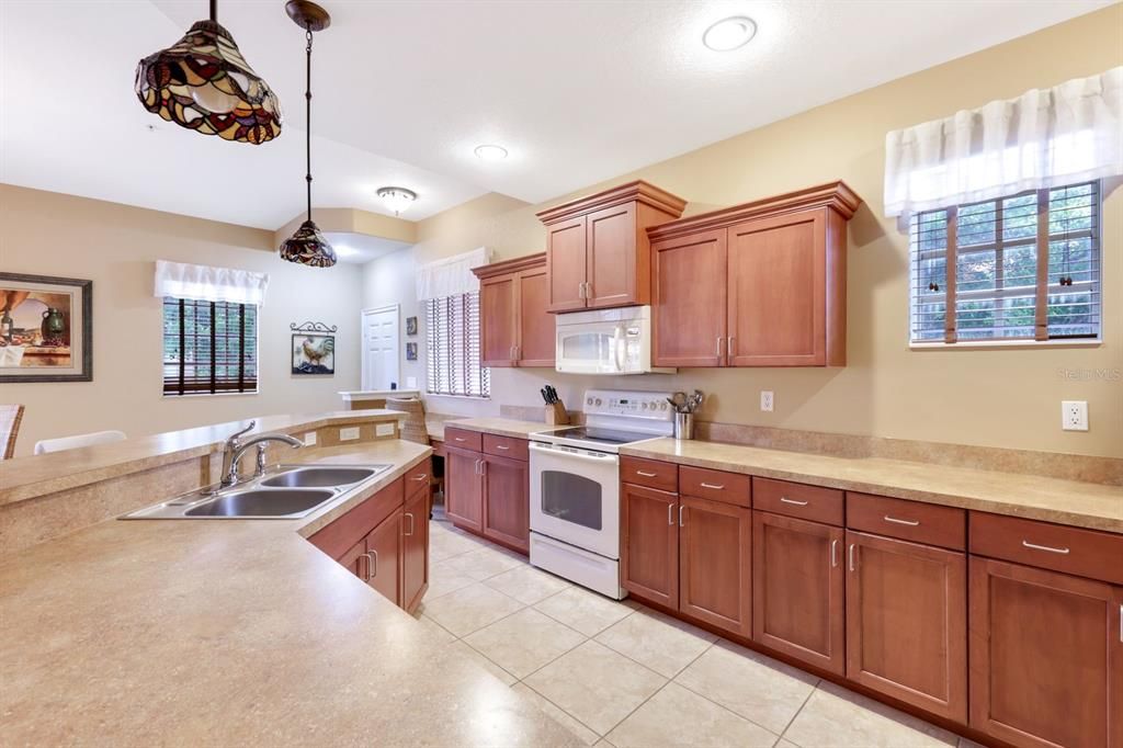For Sale: $425,000 (3 beds, 2 baths, 1612 Square Feet)