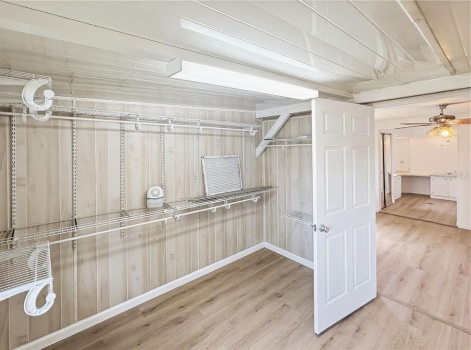 На продажу: $159,900 (2 спален, 2 ванн, 1248 Квадратных фут)