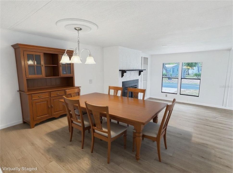 На продажу: $159,900 (2 спален, 2 ванн, 1248 Квадратных фут)