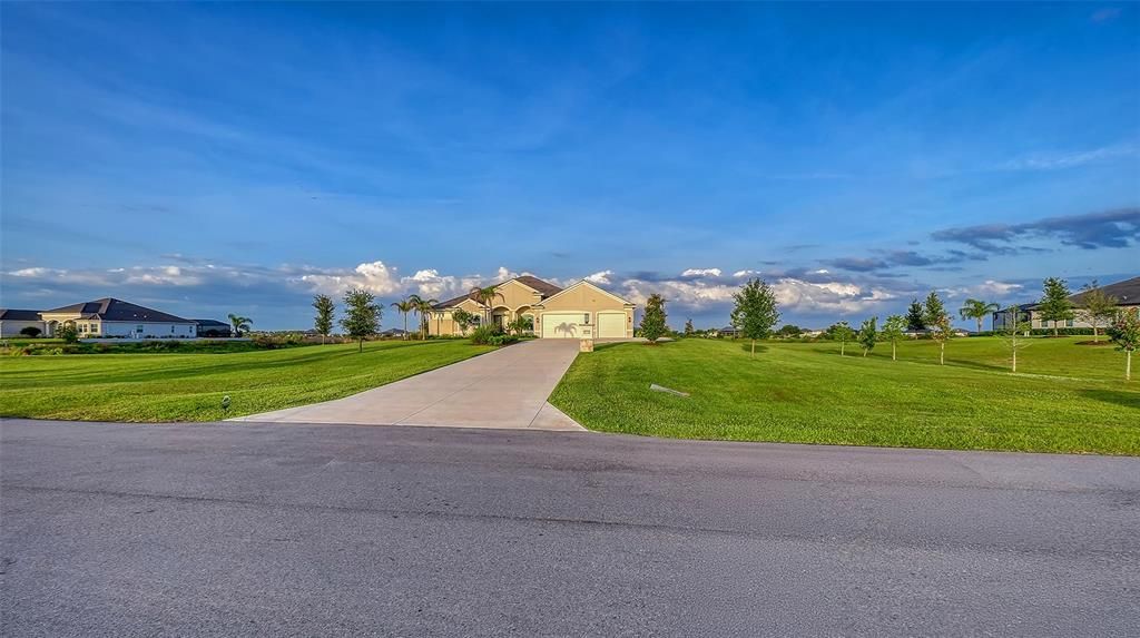 For Sale: $1,595,000 (4 beds, 3 baths, 3561 Square Feet)