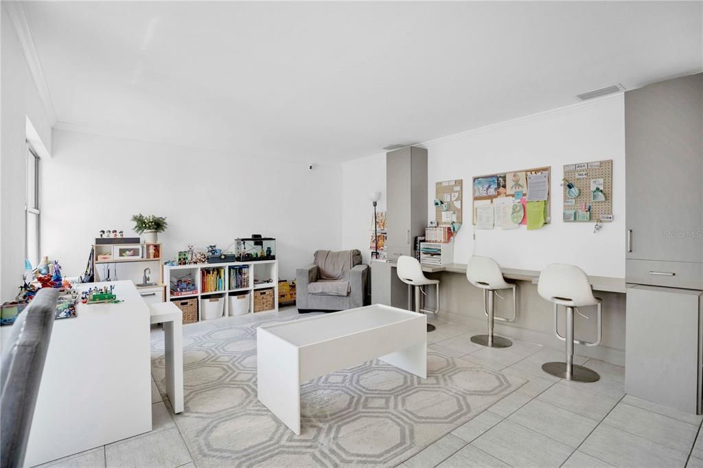 En Venta: $649,900 (4 camas, 2 baños, 2226 Pies cuadrados)