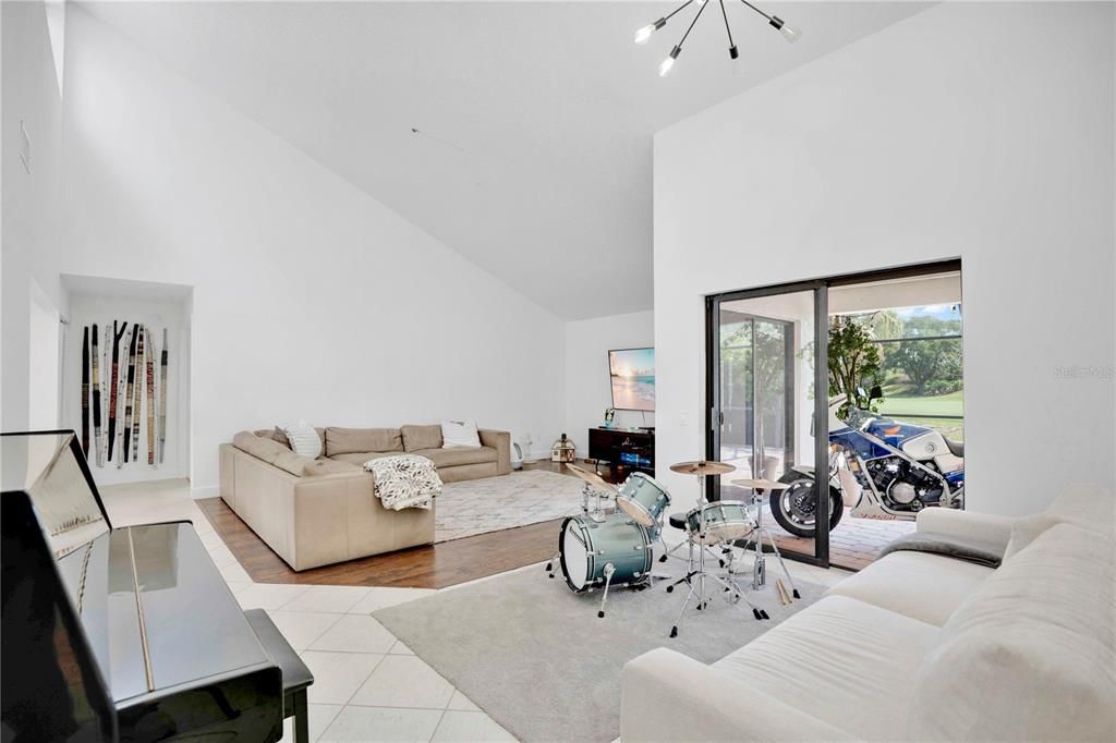 En Venta: $649,900 (4 camas, 2 baños, 2226 Pies cuadrados)