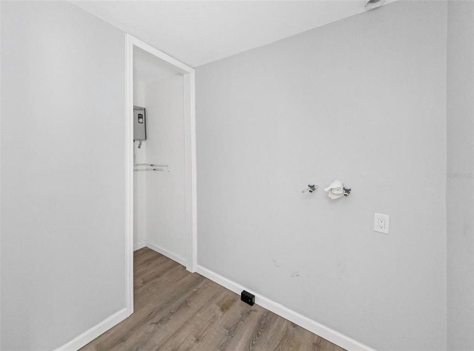 En Venta: $385,000 (6 camas, 3 baños, 2058 Pies cuadrados)