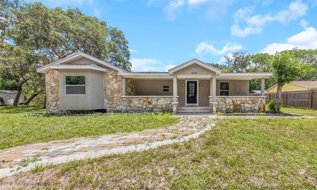 En Venta: $385,000 (6 camas, 3 baños, 2058 Pies cuadrados)