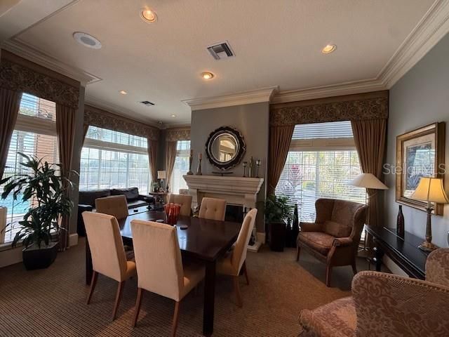 Active With Contract: $1,950 (1 beds, 1 baths, 964 Square Feet)