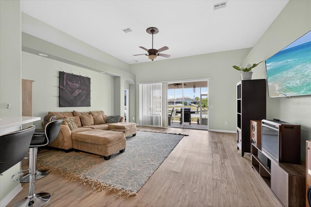 For Sale: $505,000 (4 beds, 3 baths, 2133 Square Feet)