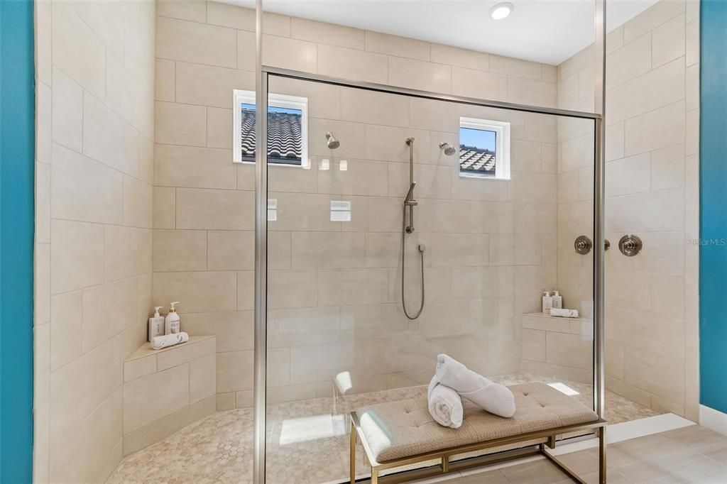 En Venta: $900,000 (3 camas, 3 baños, 3087 Pies cuadrados)