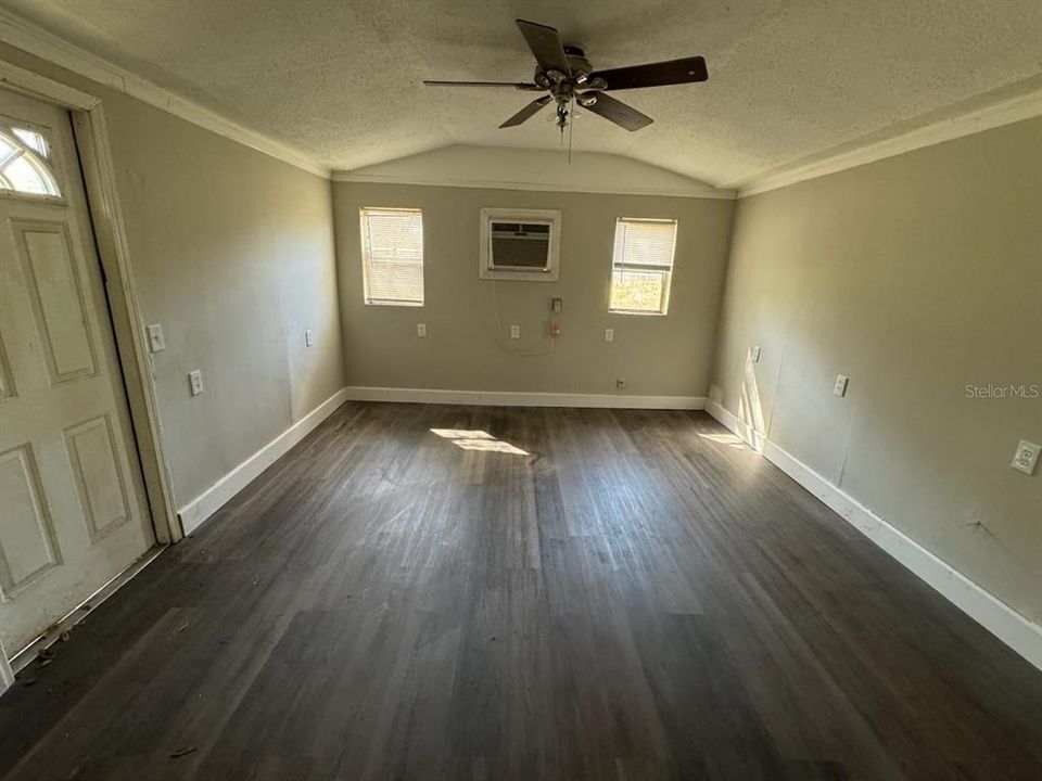 В аренду: $1,450 (3 спален, 1 ванн, 1140 Квадратных фут)