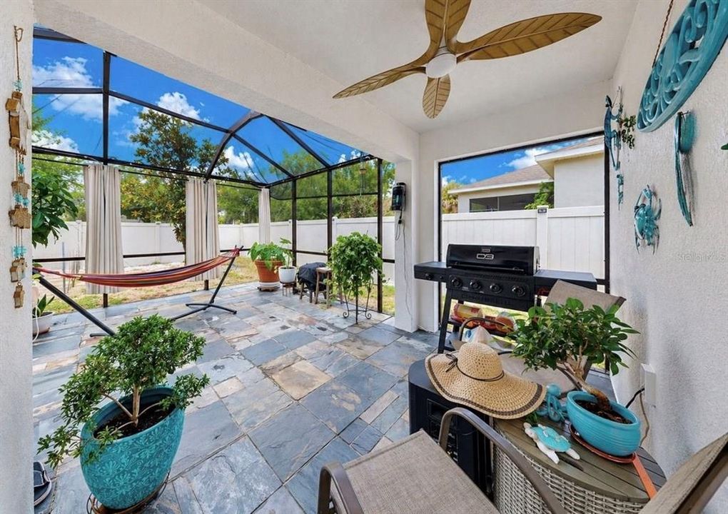 Activo con contrato: $315,000 (3 camas, 2 baños, 1373 Pies cuadrados)