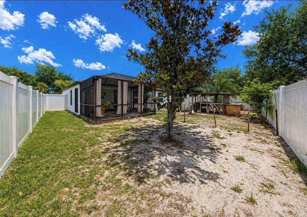 Activo con contrato: $315,000 (3 camas, 2 baños, 1373 Pies cuadrados)