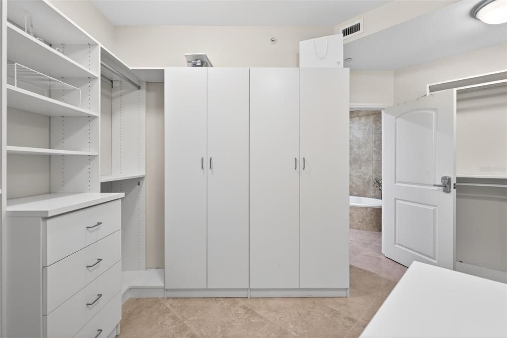 For Sale: $1,400,000 (3 beds, 3 baths, 3147 Square Feet)