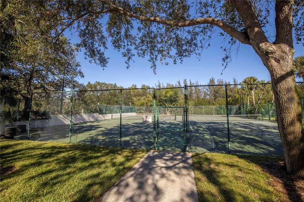 Active With Contract: $485,000 (3 beds, 2 baths, 1501 Square Feet)