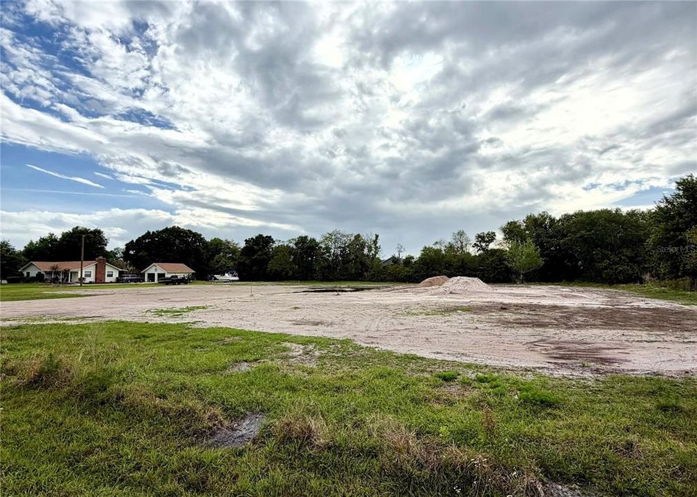 Active With Contract: $185,000 (1.01 acres)
