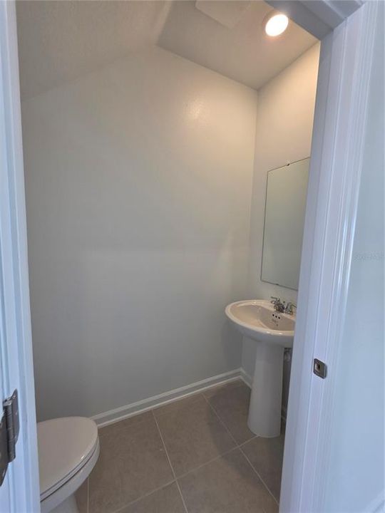 For Rent: $2,200 (5 beds, 2 baths, 2112 Square Feet)