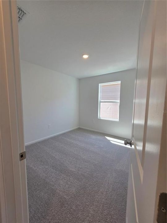 For Rent: $2,200 (5 beds, 2 baths, 2112 Square Feet)