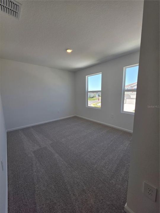 For Rent: $2,200 (5 beds, 2 baths, 2112 Square Feet)