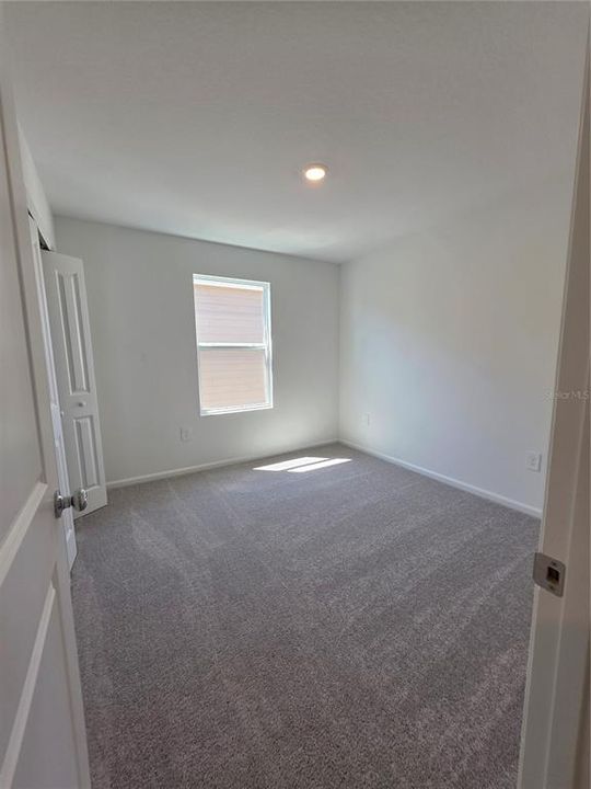 For Rent: $2,200 (5 beds, 2 baths, 2112 Square Feet)