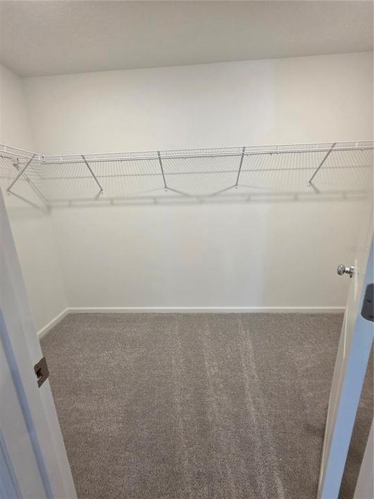 For Rent: $2,200 (5 beds, 2 baths, 2112 Square Feet)