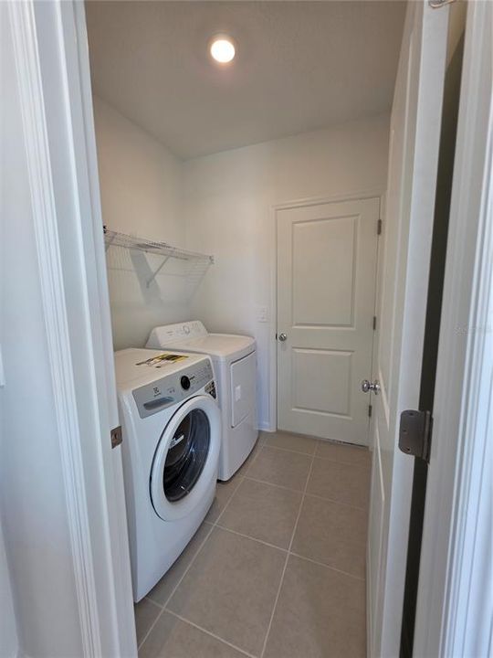 For Rent: $2,200 (5 beds, 2 baths, 2112 Square Feet)