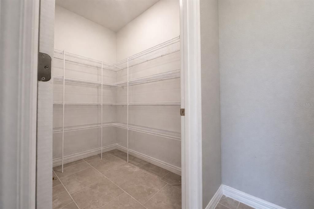 В аренду: $3,500 (5 спален, 3 ванн, 3313 Квадратных фут)