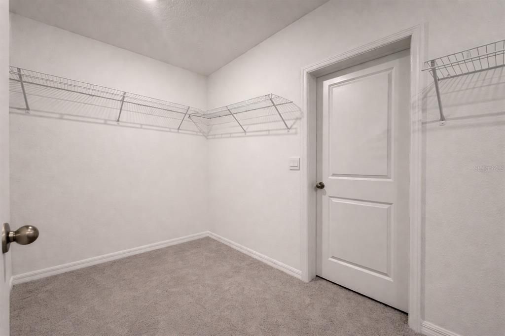 В аренду: $3,500 (5 спален, 3 ванн, 3313 Квадратных фут)