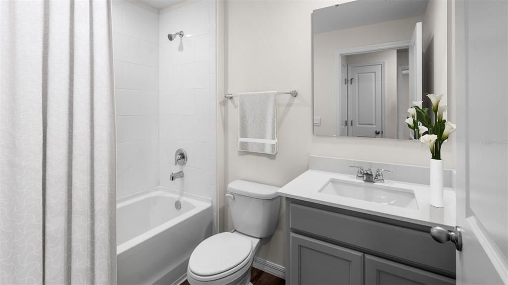 Activo con contrato: $339,990 (3 camas, 2 baños, 1568 Pies cuadrados)