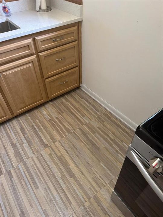For Sale: $204,500 (3 beds, 1 baths, 1040 Square Feet)