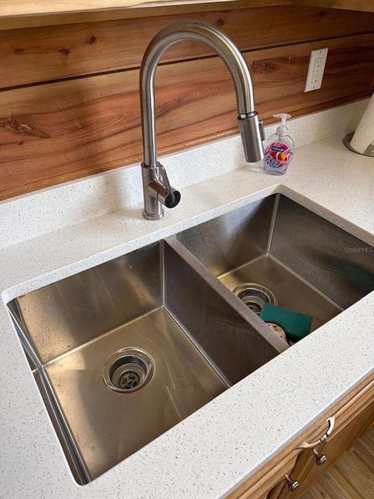 For Sale: $204,500 (3 beds, 1 baths, 1040 Square Feet)